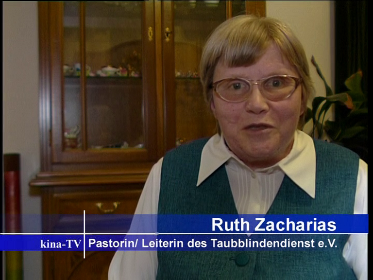 Ruth Zacharias vor der Kamera im TV-Interview